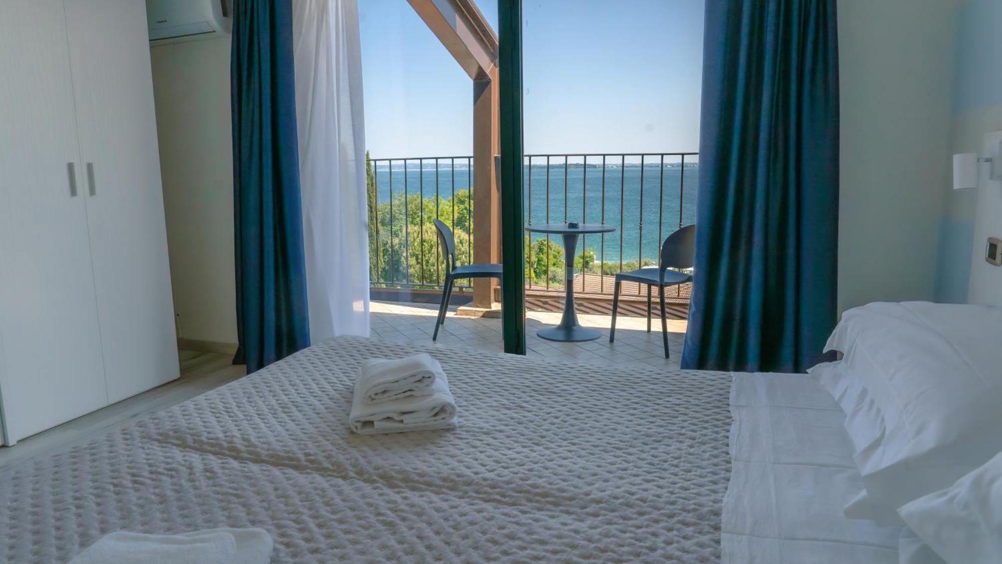 Ahg Riva Del Sole Hotel - Adults Only Moniga del Garda Εξωτερικό φωτογραφία